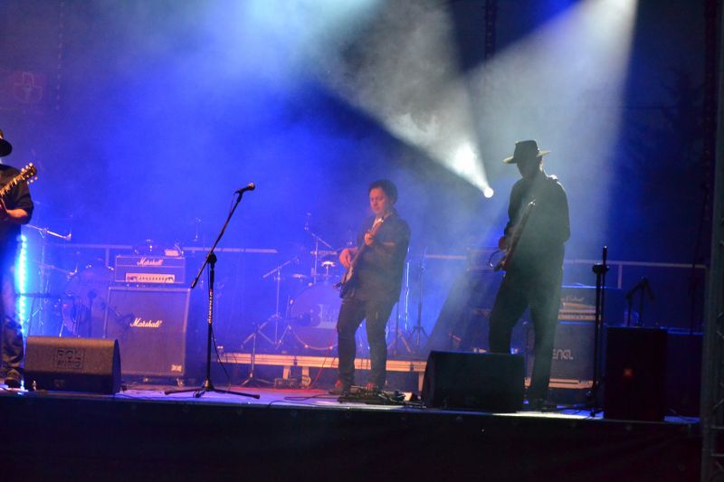 Szczytny cel, znakomity koncert i pogoda do kitu (zobacz zdjęcia)
