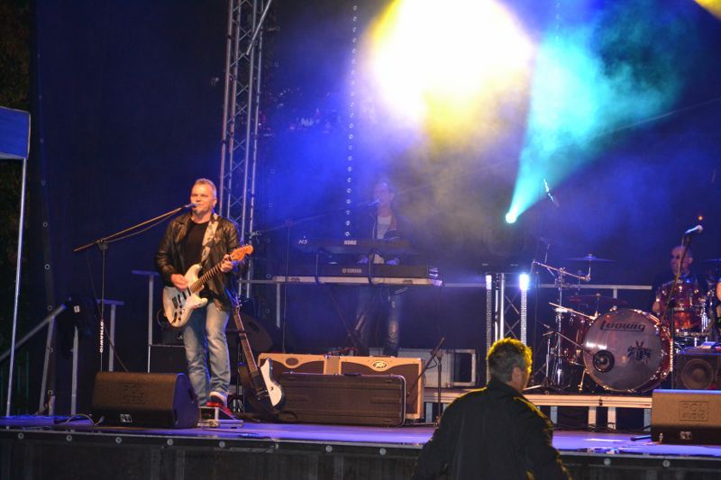 Szczytny cel, znakomity koncert i pogoda do kitu (zobacz zdjęcia)