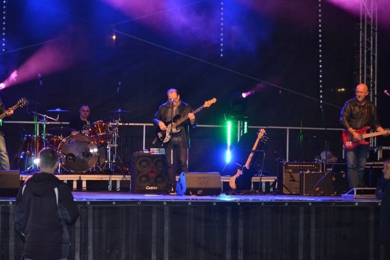 Szczytny cel, znakomity koncert i pogoda do kitu (zobacz zdjęcia)