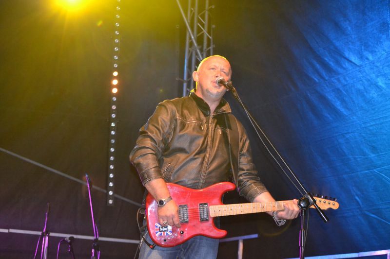 Szczytny cel, znakomity koncert i pogoda do kitu (zobacz zdjęcia)
