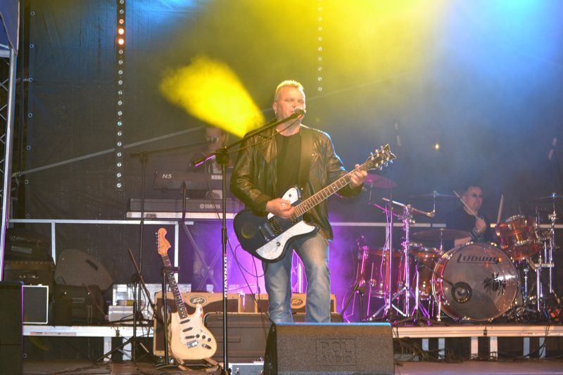 Szczytny cel, znakomity koncert i pogoda do kitu (zobacz zdjęcia)