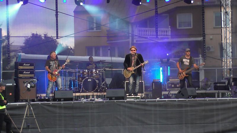 Szczytny cel, znakomity koncert i pogoda do kitu (zobacz zdjęcia)