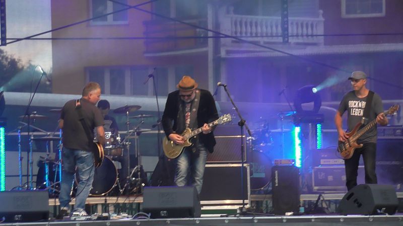 Szczytny cel, znakomity koncert i pogoda do kitu (zobacz zdjęcia)