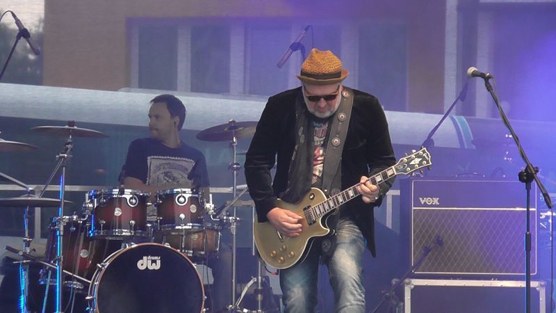 Szczytny cel, znakomity koncert i pogoda do kitu (zobacz zdjęcia)