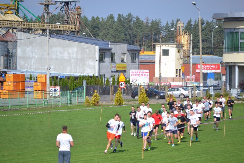 Przełajowe Biegi Jesieni organizowane przez kolneński Ogólniak na dobre weszły już do kalendarza imprez sportowych