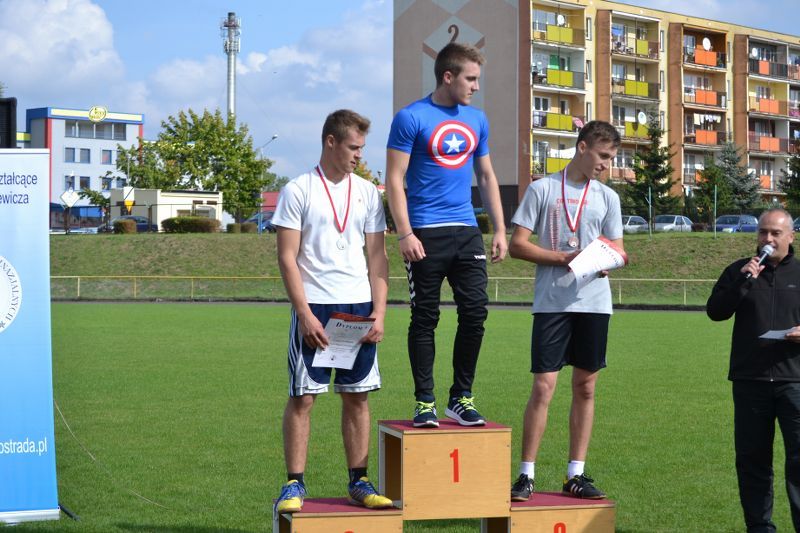 Przełajowe Biegi Jesieni organizowane przez kolneński Ogólniak na dobre weszły już do kalendarza imprez sportowych