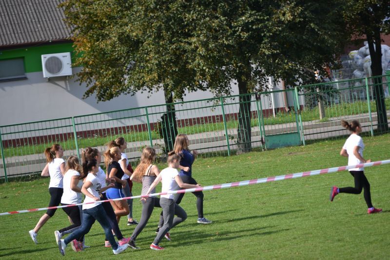 Przełajowe Biegi Jesieni organizowane przez kolneński Ogólniak na dobre weszły już do kalendarza imprez sportowych