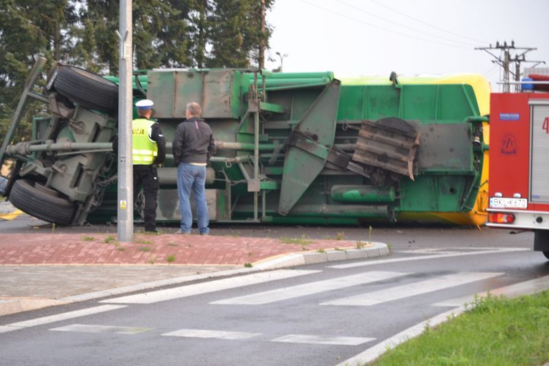 Tir zatarasował Rondo Jana z Kolna