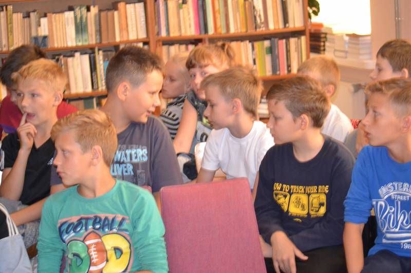 Wystawa  z okazji 35-lecia ?Solidarności? w Zespole Szkół Technicznych w Kolnie cieszy się dużym powodzeniem