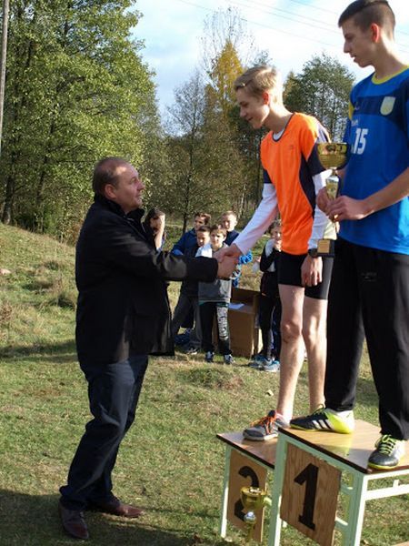 Biegacze ze Stawisk i Turośli zdominowali zawody w biegach przełajowych