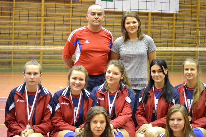 Dziewczęta z Pisza wyjechały z pucharem dyrektora
