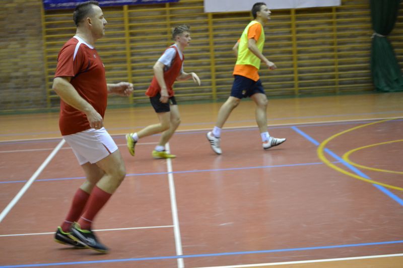 Już po trzeciej rundzie halówki. Punkty w meczu na szczycie dla Mlekpolu