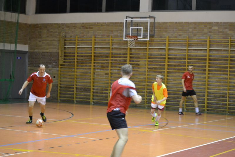 Już po trzeciej rundzie halówki. Punkty w meczu na szczycie dla Mlekpolu