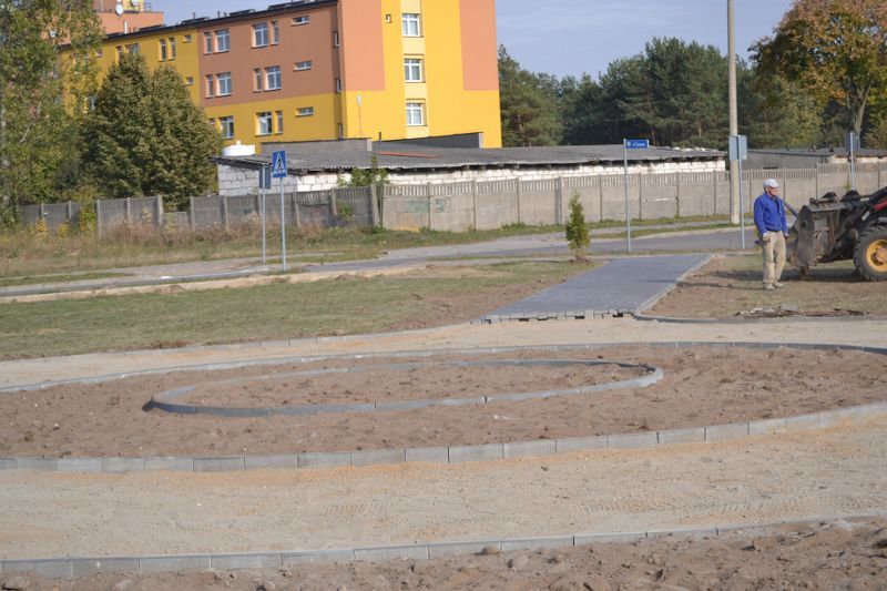 Zagospodarowano teren przy kościele
