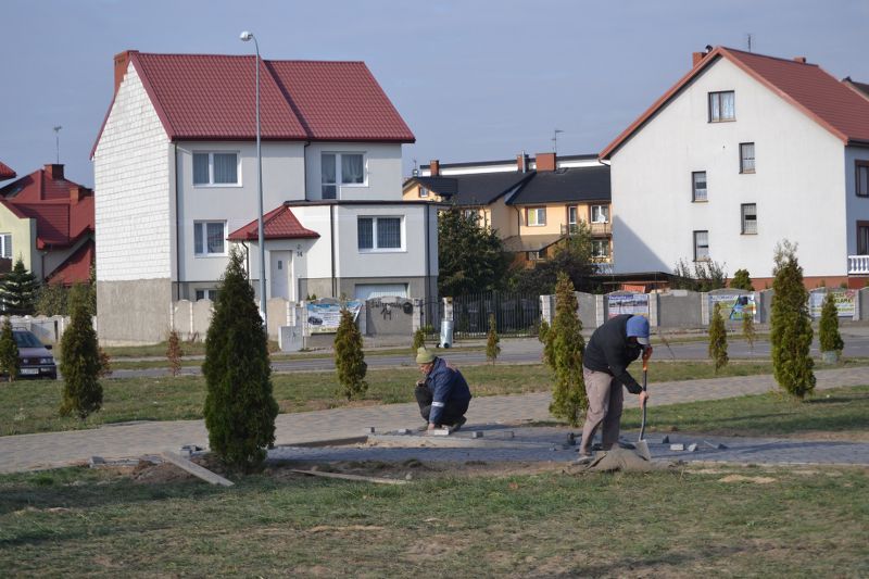 Zagospodarowano teren przy kościele