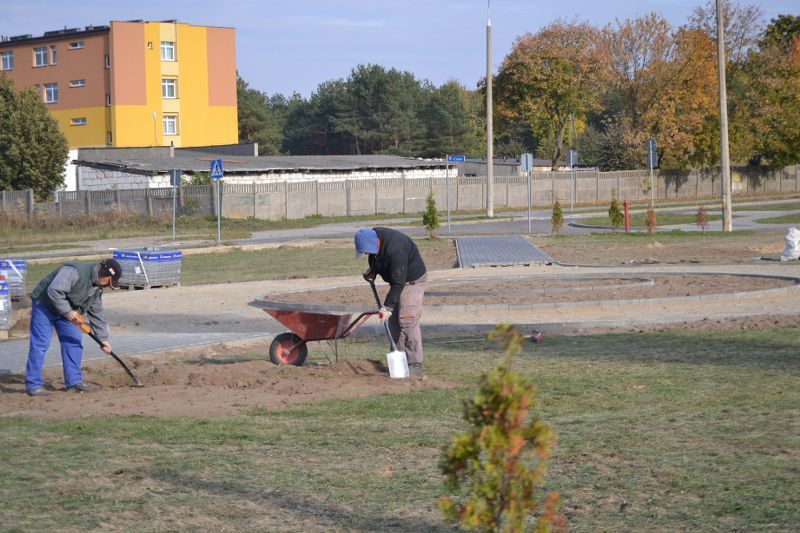 Zagospodarowano teren przy kościele