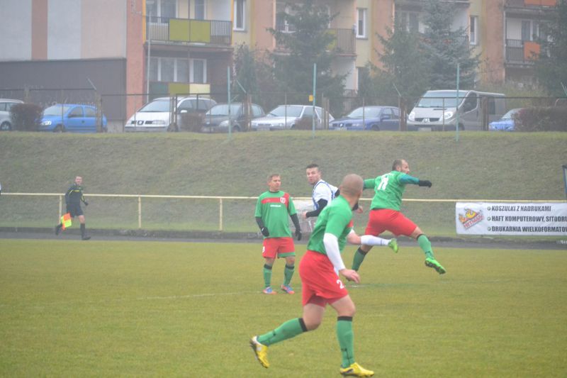 Bolesna porażka Orła na własnym boisku. Piłkarze pokonani przez KS Śniadowo