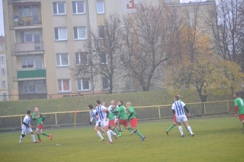 Bolesna porażka Orła na własnym boisku. Piłkarze pokonani przez KS Śniadowo