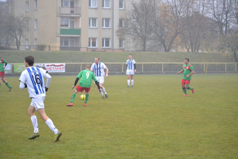 Bolesna porażka Orła na własnym boisku. Piłkarze pokonani przez KS Śniadowo
