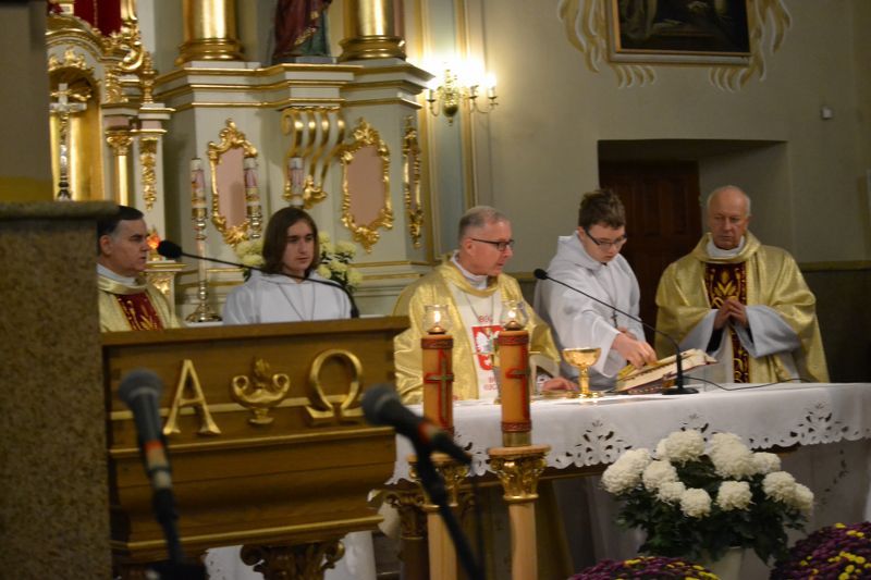 Deszcz przerwał kolneńskie uroczystości Narodowego Dnia Niepodległości. Zobacz  zdjęcia i video