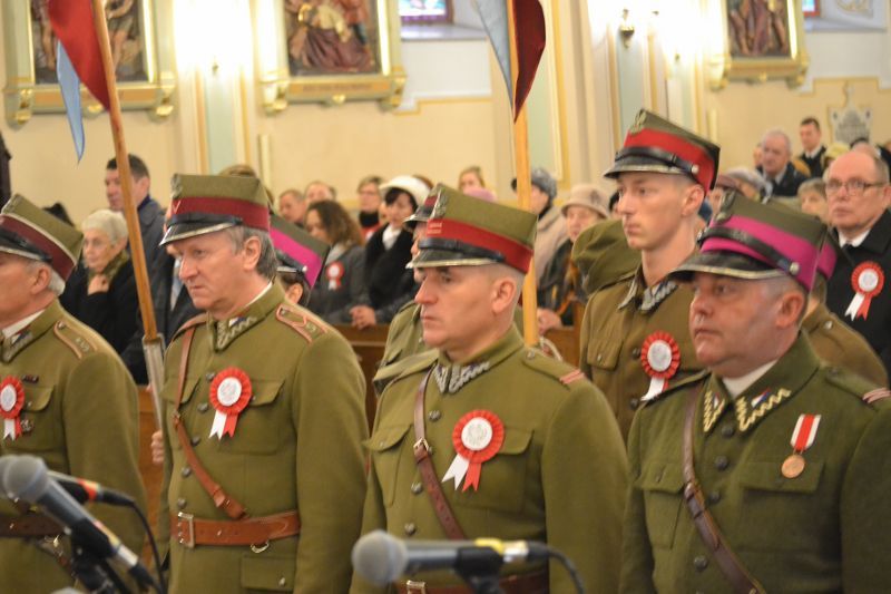Deszcz przerwał kolneńskie uroczystości Narodowego Dnia Niepodległości. Zobacz  zdjęcia i video