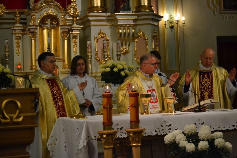 Deszcz przerwał kolneńskie uroczystości Narodowego Dnia Niepodległości. Zobacz  zdjęcia i video