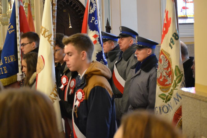 Deszcz przerwał kolneńskie uroczystości Narodowego Dnia Niepodległości. Zobacz  zdjęcia i video