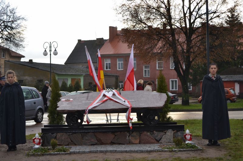 Deszcz przerwał kolneńskie uroczystości Narodowego Dnia Niepodległości. Zobacz  zdjęcia i video