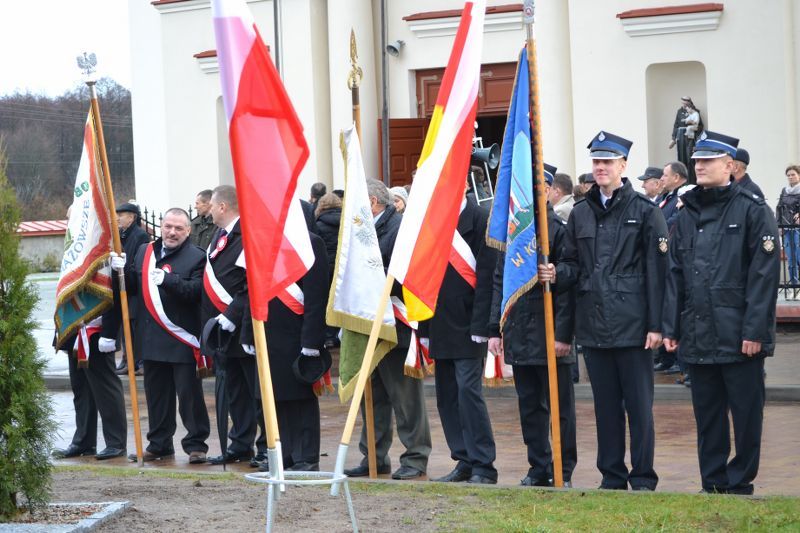 Deszcz przerwał kolneńskie uroczystości Narodowego Dnia Niepodległości. Zobacz  zdjęcia i video