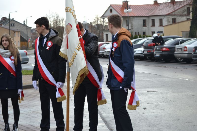 Deszcz przerwał kolneńskie uroczystości Narodowego Dnia Niepodległości. Zobacz  zdjęcia i video