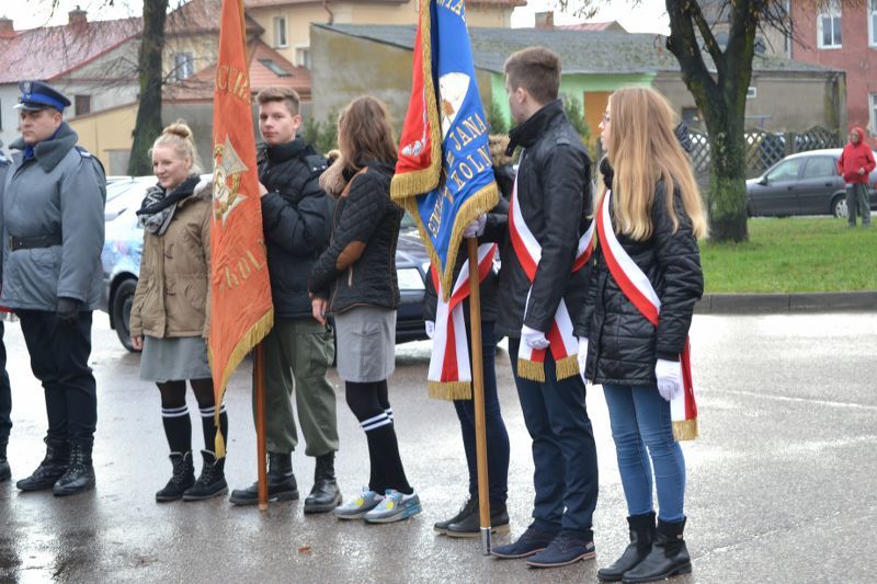 Deszcz przerwał kolneńskie uroczystości Narodowego Dnia Niepodległości. Zobacz  zdjęcia i video