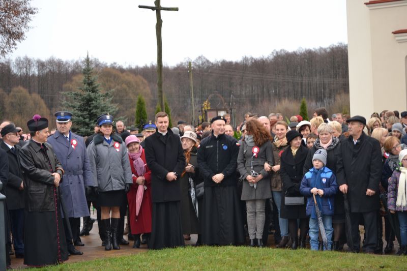 Deszcz przerwał kolneńskie uroczystości Narodowego Dnia Niepodległości. Zobacz  zdjęcia i video