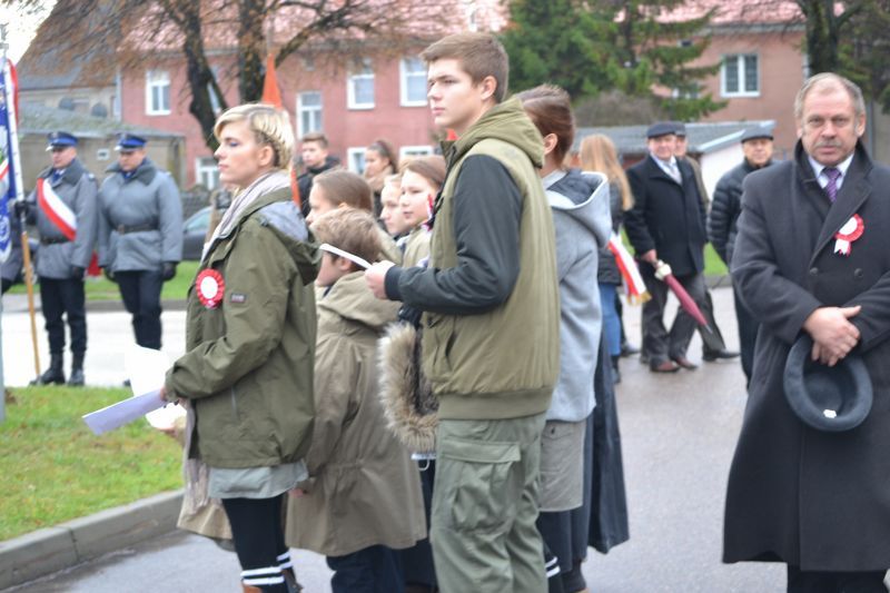 Deszcz przerwał kolneńskie uroczystości Narodowego Dnia Niepodległości. Zobacz  zdjęcia i video