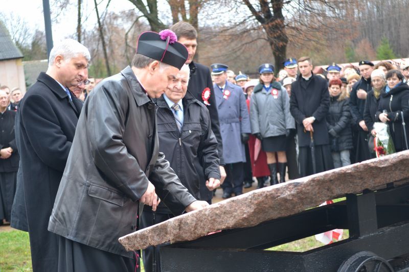 Deszcz przerwał kolneńskie uroczystości Narodowego Dnia Niepodległości. Zobacz  zdjęcia i video