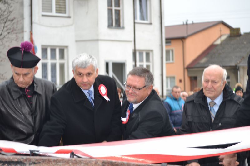 Deszcz przerwał kolneńskie uroczystości Narodowego Dnia Niepodległości. Zobacz  zdjęcia i video