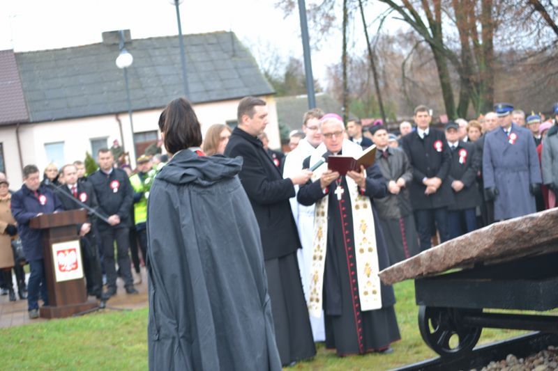 Deszcz przerwał kolneńskie uroczystości Narodowego Dnia Niepodległości. Zobacz  zdjęcia i video