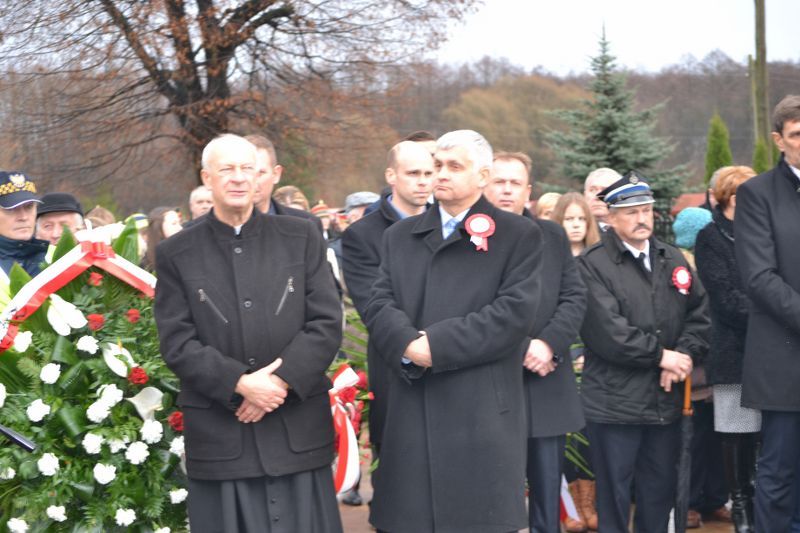 Deszcz przerwał kolneńskie uroczystości Narodowego Dnia Niepodległości. Zobacz  zdjęcia i video