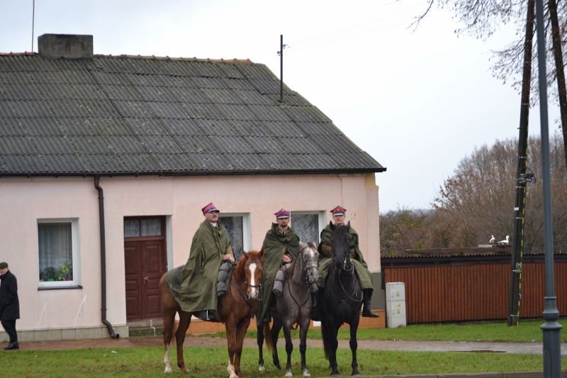 Deszcz przerwał kolneńskie uroczystości Narodowego Dnia Niepodległości. Zobacz  zdjęcia i video