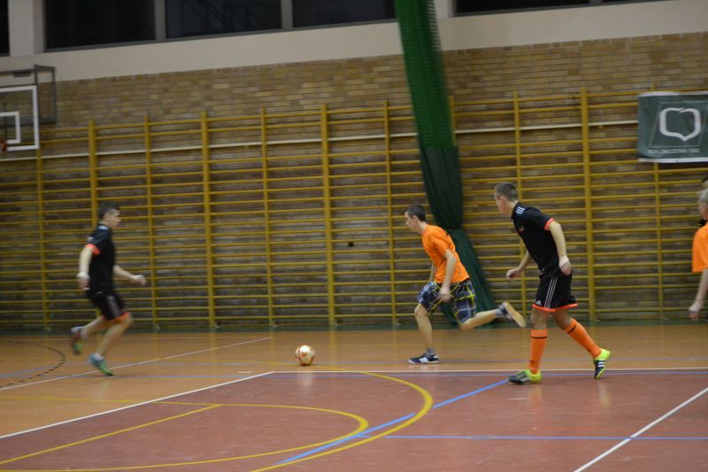 Mecz na szczycie w szóstej kolejce halówki. Nowym liderem zespół Drewniaków