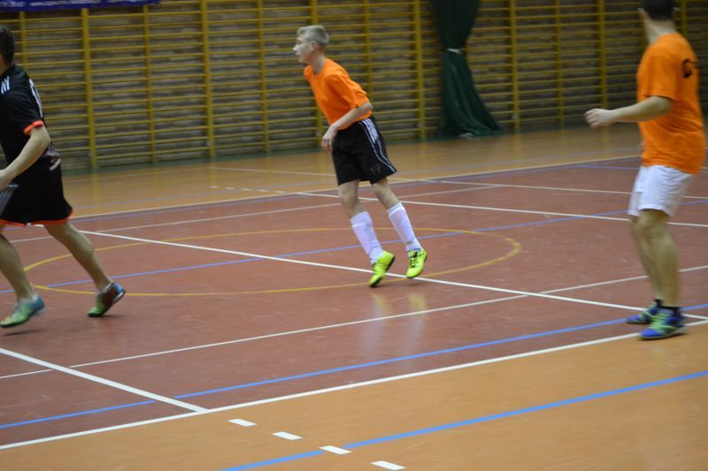 Mecz na szczycie w szóstej kolejce halówki. Nowym liderem zespół Drewniaków