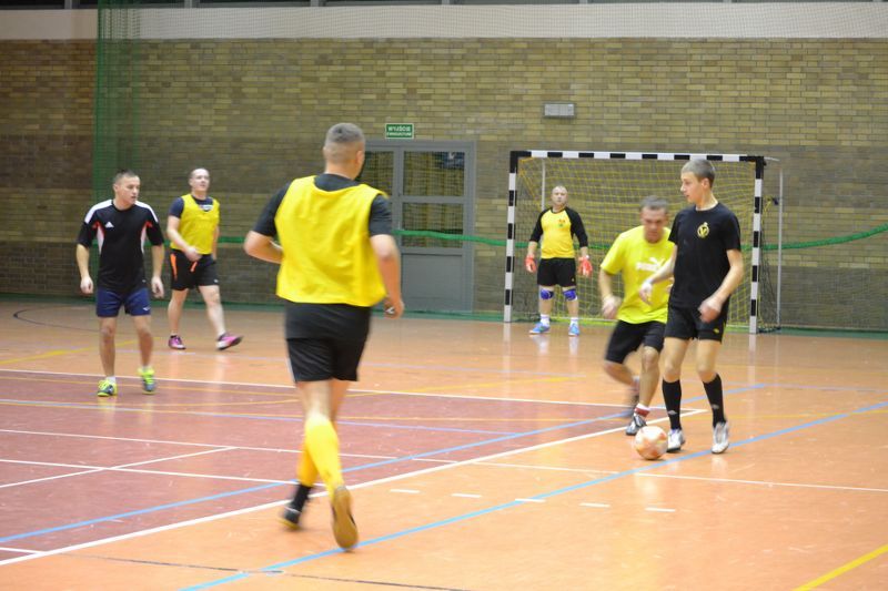 Mecz na szczycie w szóstej kolejce halówki. Nowym liderem zespół Drewniaków