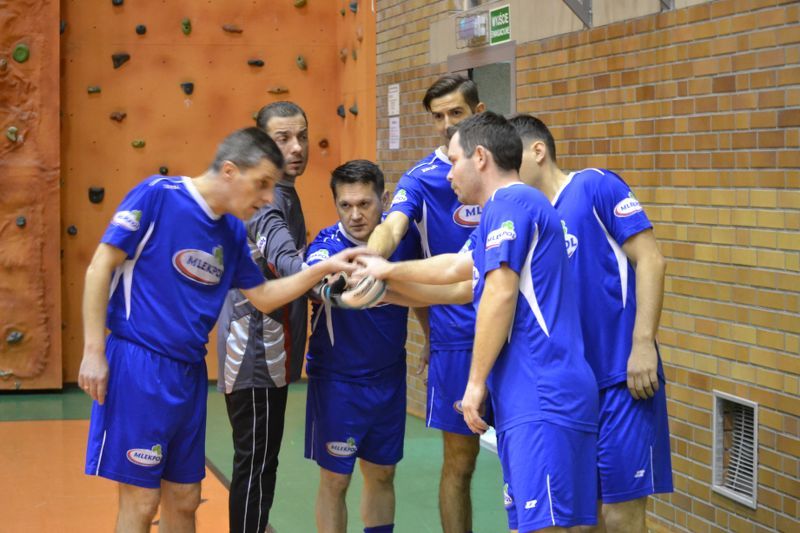 Mecz na szczycie w szóstej kolejce halówki. Nowym liderem zespół Drewniaków