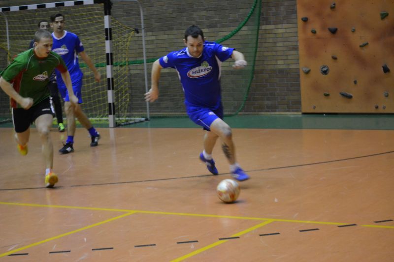 Mecz na szczycie w szóstej kolejce halówki. Nowym liderem zespół Drewniaków