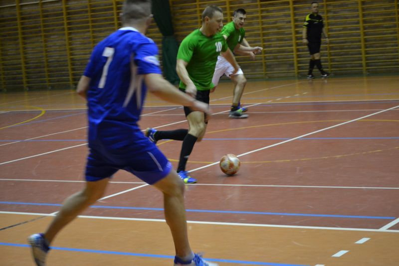 Mecz na szczycie w szóstej kolejce halówki. Nowym liderem zespół Drewniaków