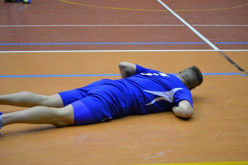 Mecz na szczycie w szóstej kolejce halówki. Nowym liderem zespół Drewniaków