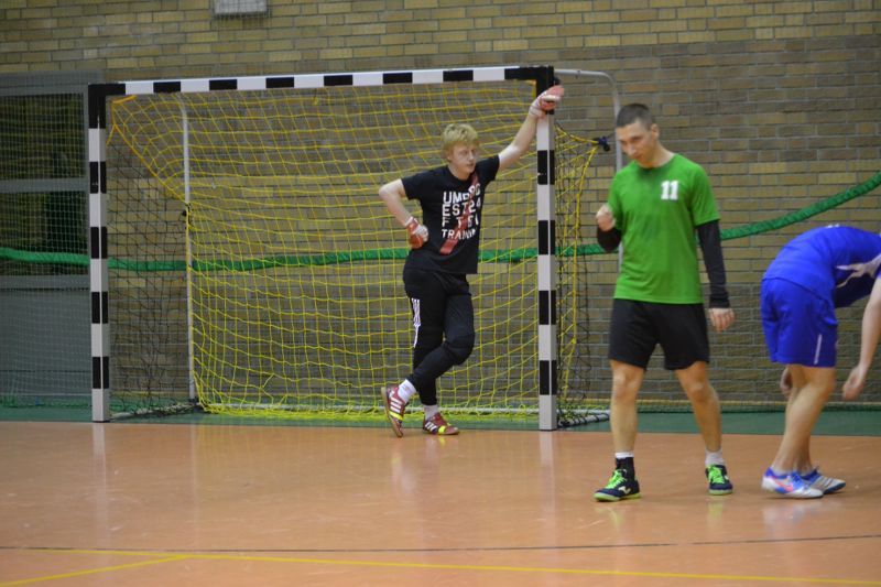 Mecz na szczycie w szóstej kolejce halówki. Nowym liderem zespół Drewniaków