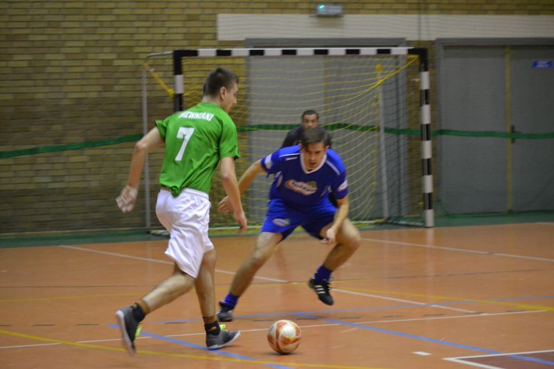 Mecz na szczycie w szóstej kolejce halówki. Nowym liderem zespół Drewniaków