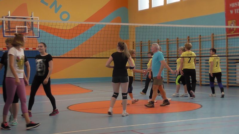 Zespół  z  Kolna wygrywa turniej siatkówki