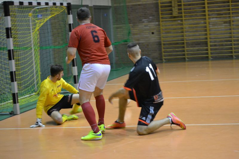 Drewniaki liderem po dziewięciu kolejkach. Czarny weekend Mlekpolu