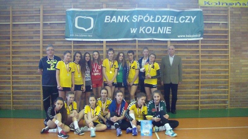 Złoty Puchar dla złotych dziewcząt z UKS ?Olimpia?. Katarzyna Rejka najskuteczniejszą zawodniczką